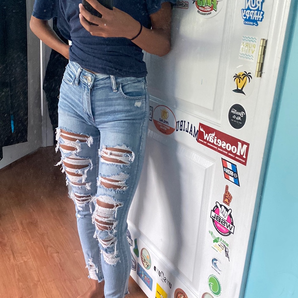 American Eagle Size 0 Next Level Stretch Ripped Jeans